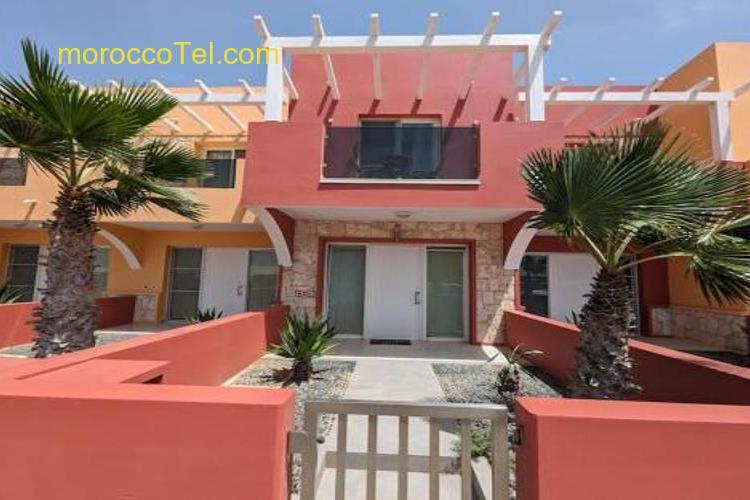 Large Townhouse close to Beach