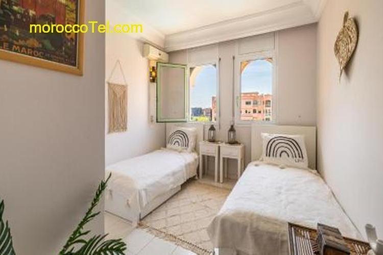 Charming 2-Bed Oasis Pool View