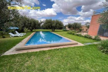 Maison sur terrain privé de 1200m2 avec piscine4x12