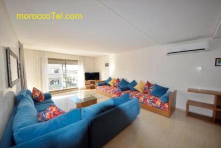 Coastal Charm: Beachside 2-Bedroom Apartment with Breathtaking Sunsets