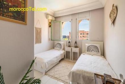 Charming 2-Bed Oasis Pool View